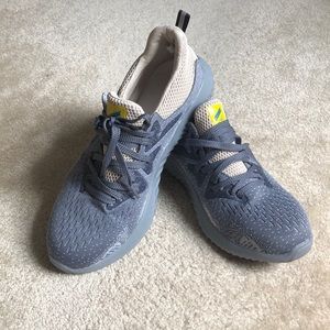 Steel toe flexible sneakers Sz 9.5